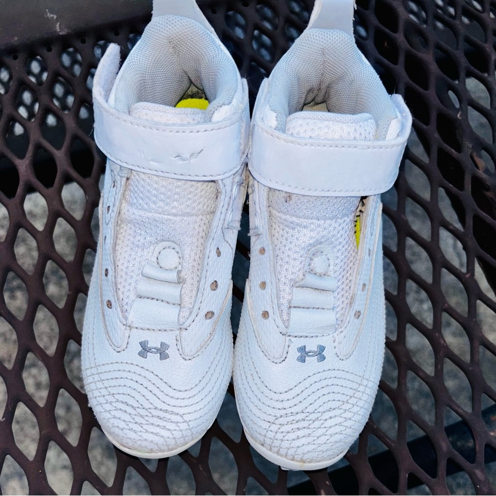 Under Armour Kids White High-Top cleats